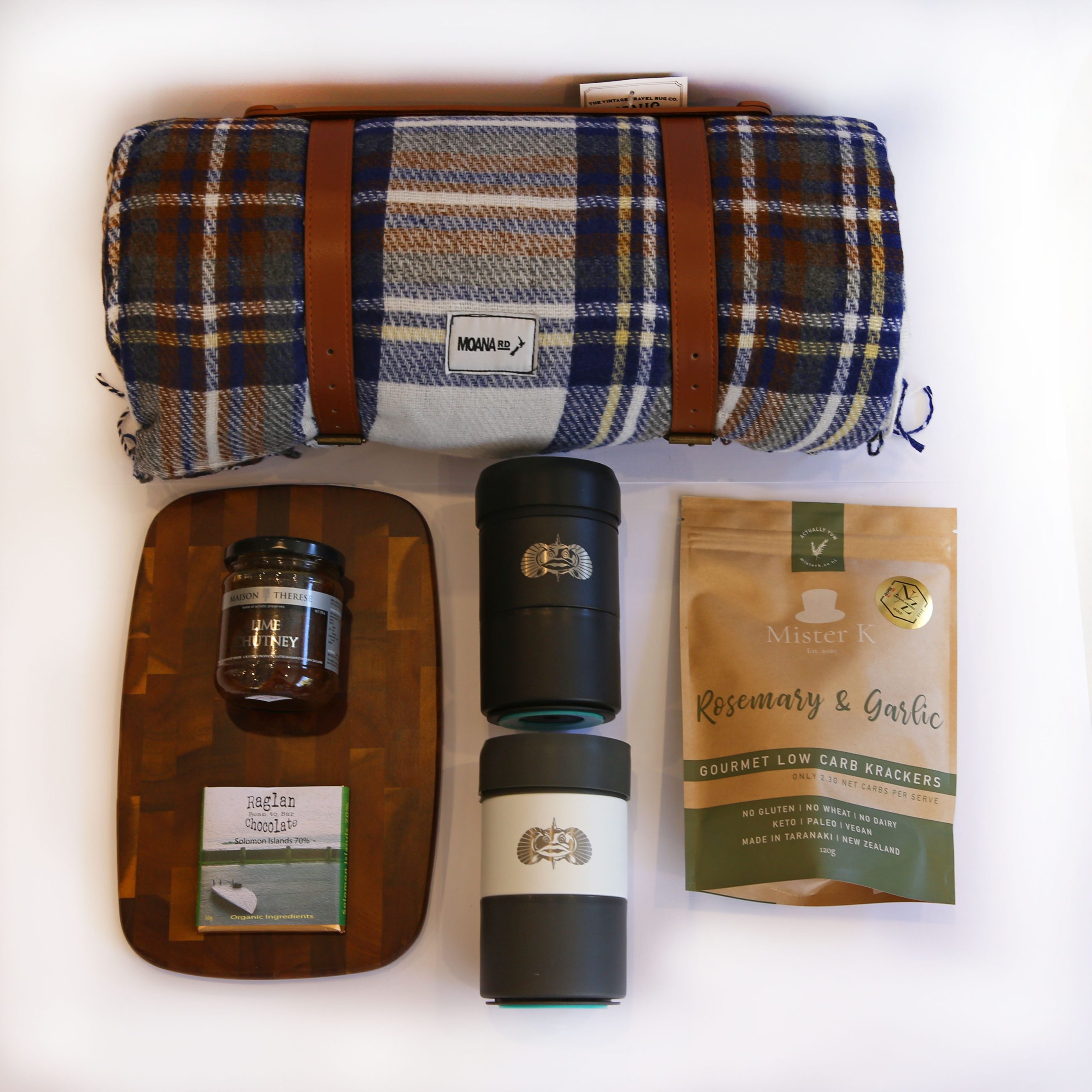 CHILL AND CHEERS GIFT BOX - Image 3